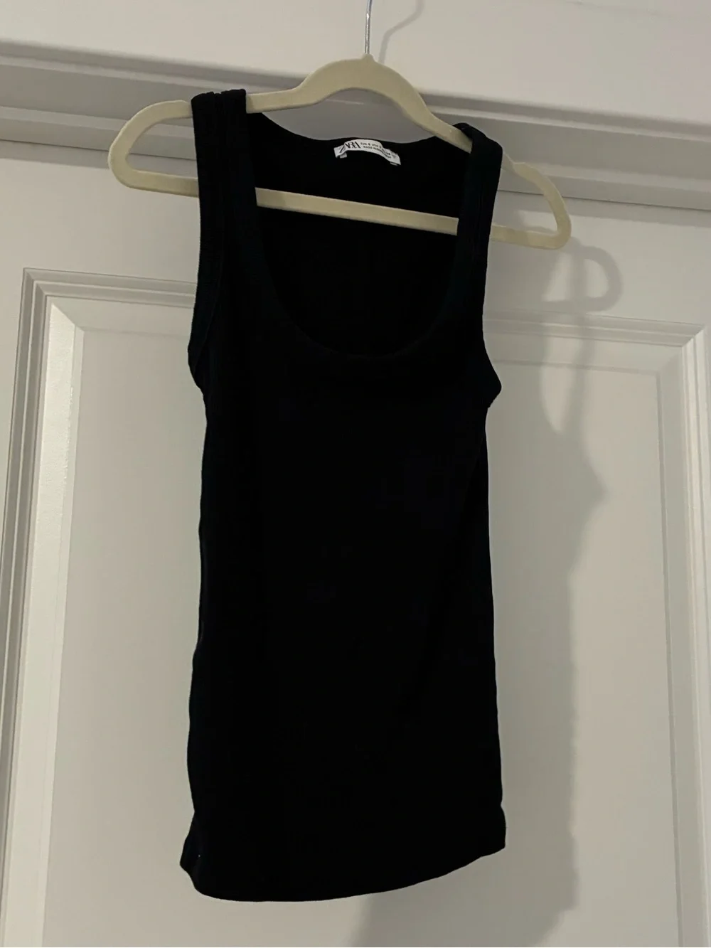 Zara Black Ribbed Scoop Tank Top - Picture 1 of 3